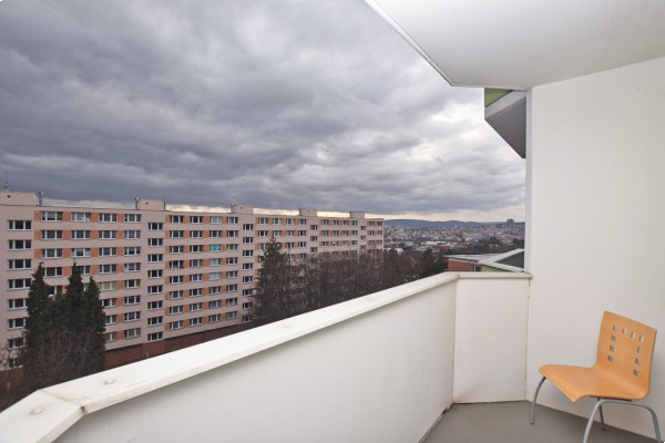 Pronájem bytu 3+1 s balkonem ul. Brožíkova, Brno - Lesná
