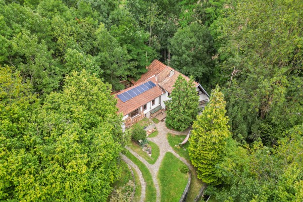 Rodinný dům na hranici lesa s rozlehlou zahradou a garáží – Mokrá-Horákov, Brno-venkov