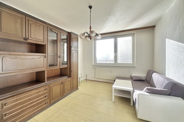 BYT 2+1 S LODŽIÍ K PRONÁJMU