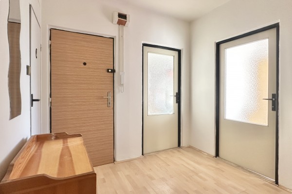 BYT 2+1 S LODŽIÍ K PRONÁJMU