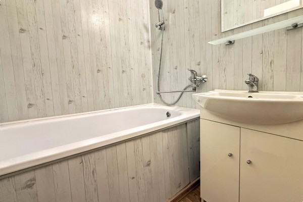Pronájem bytu 1+1 s balkonem, Brno – Lesná, ul. Fillova