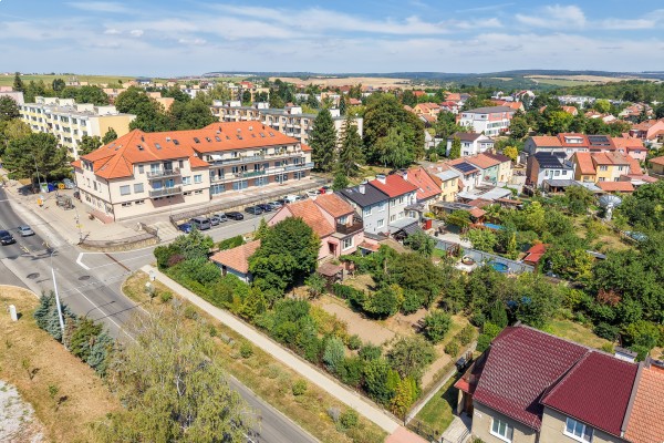 STAVEBNÍ POZEMEK 441 M² VE ŠLAPANICÍCH U BRNA