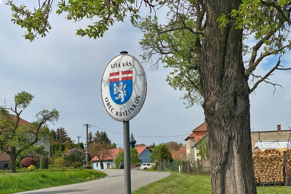 RODINNÝ DŮM SE ZAHRADOU A GARÁŽÍ V KŘIŽÍNKOVĚ, OKR. BV